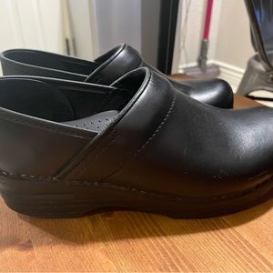 Dansko clogs black